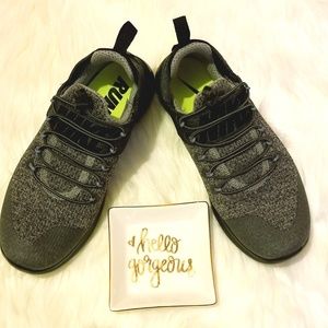 NWT NIKE Free RN Commuter Running Kicks In Women